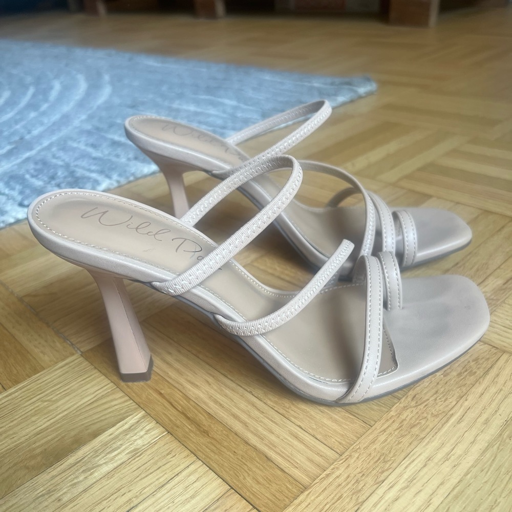 Wild Pair Nude Heels 6.5
